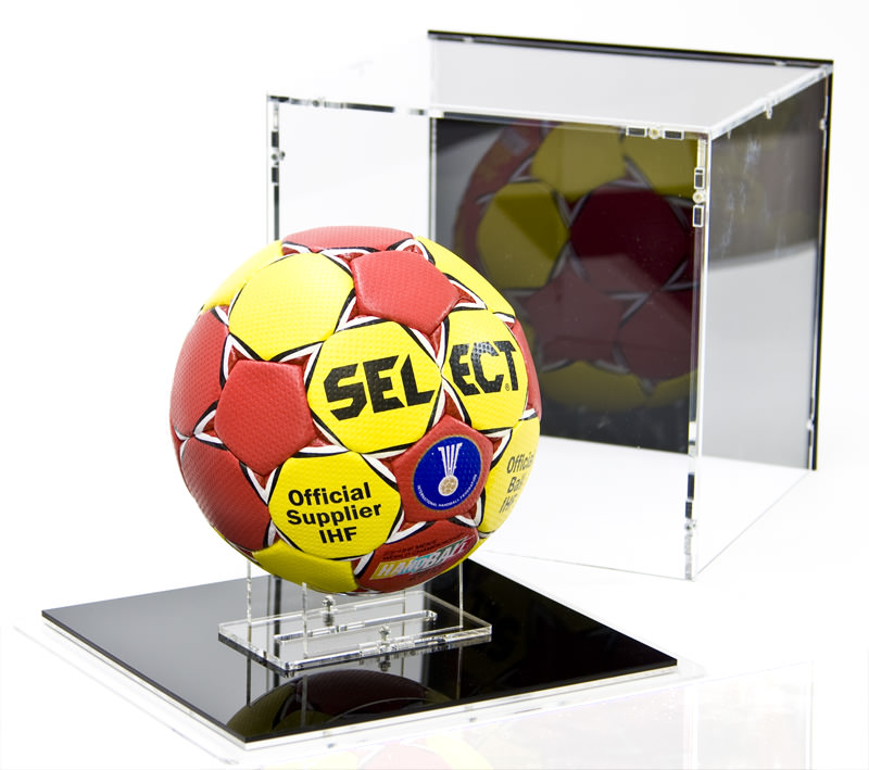 Handball Vitrine Nahansicht
