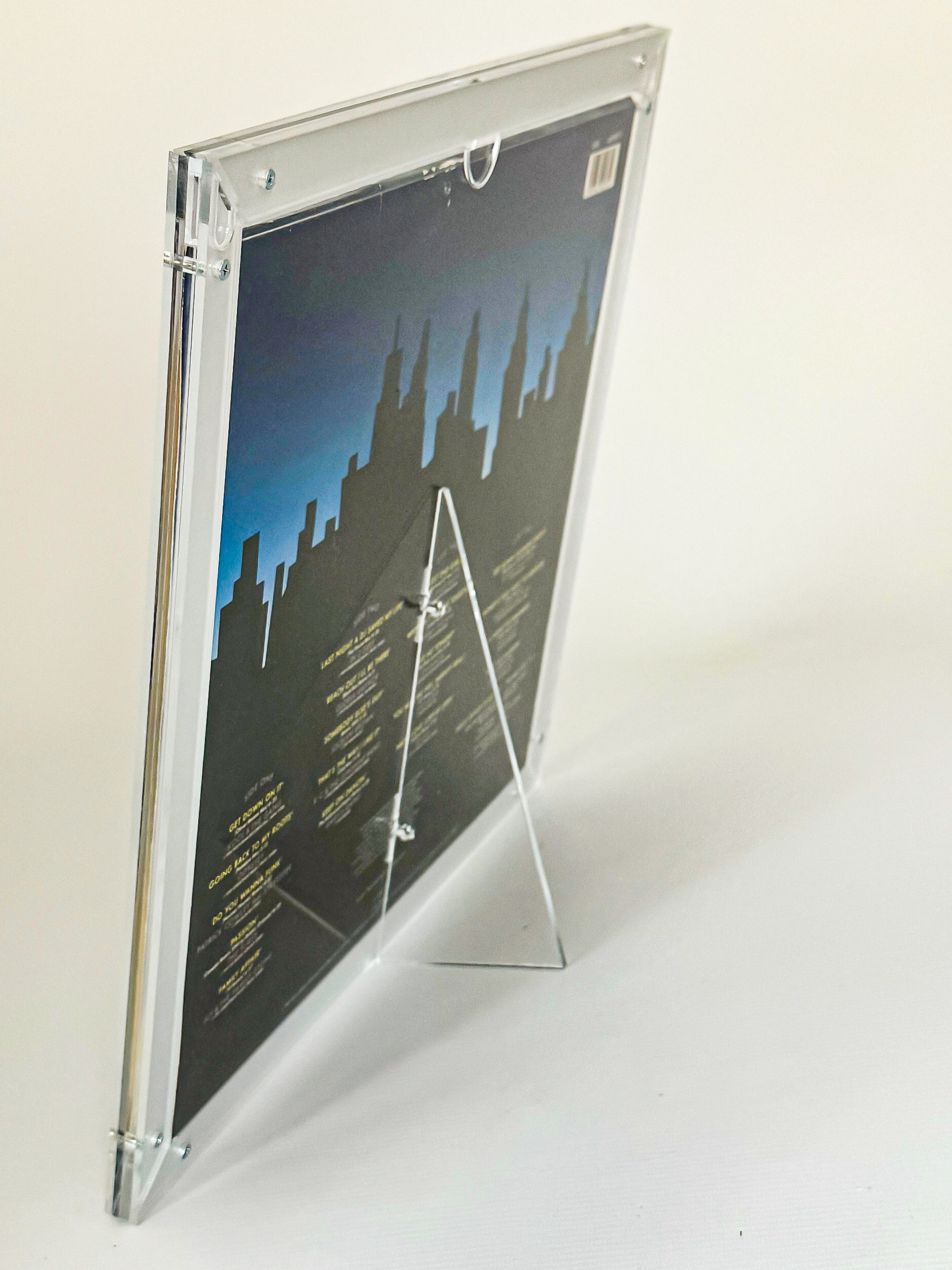 Sora Vinyl Frame