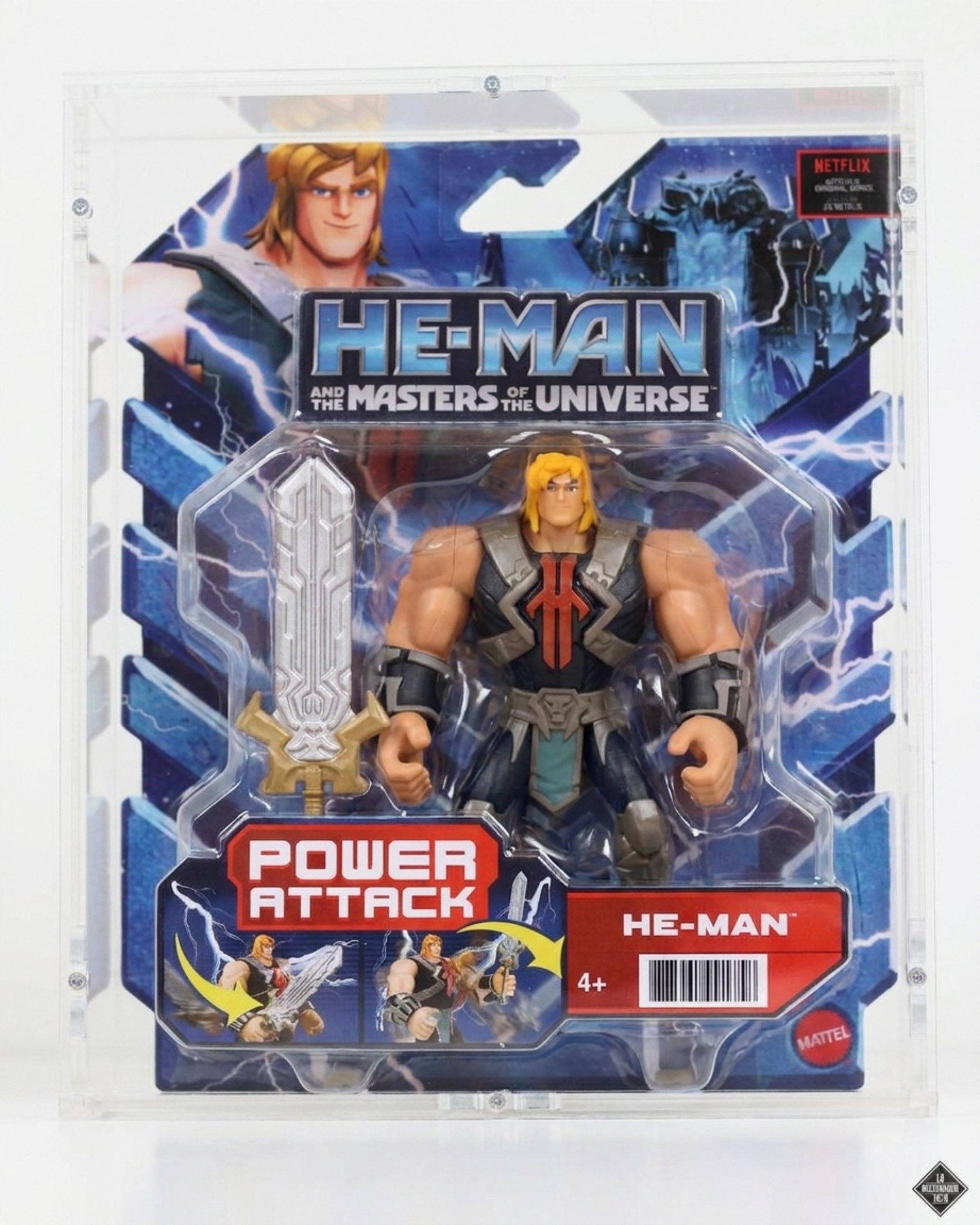 He-Man Masters CGI 2021 Power-Attack-Figur unter einem Sora-Acrylcase